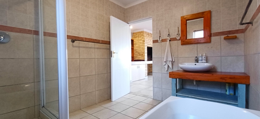 6 Bedroom Property for Sale in Dana Bay Western Cape
